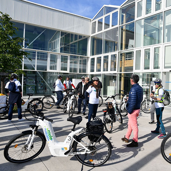 groupe de cyclise en exterieur